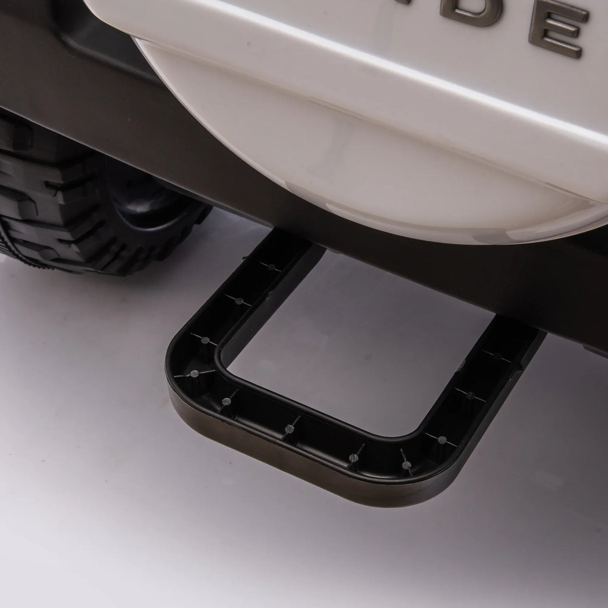 Licensed Land Rover Defender 24V Kids Ride-On Car - Omega Lifestyles