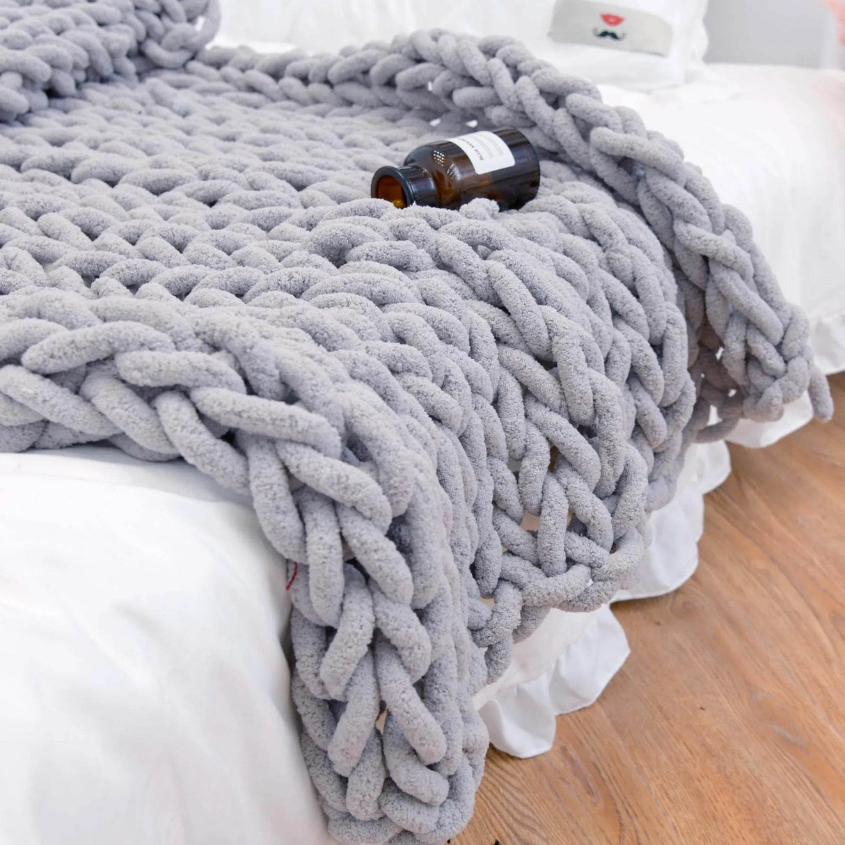 Chunky Knitted Chenille Blanket - Sleep Galleria