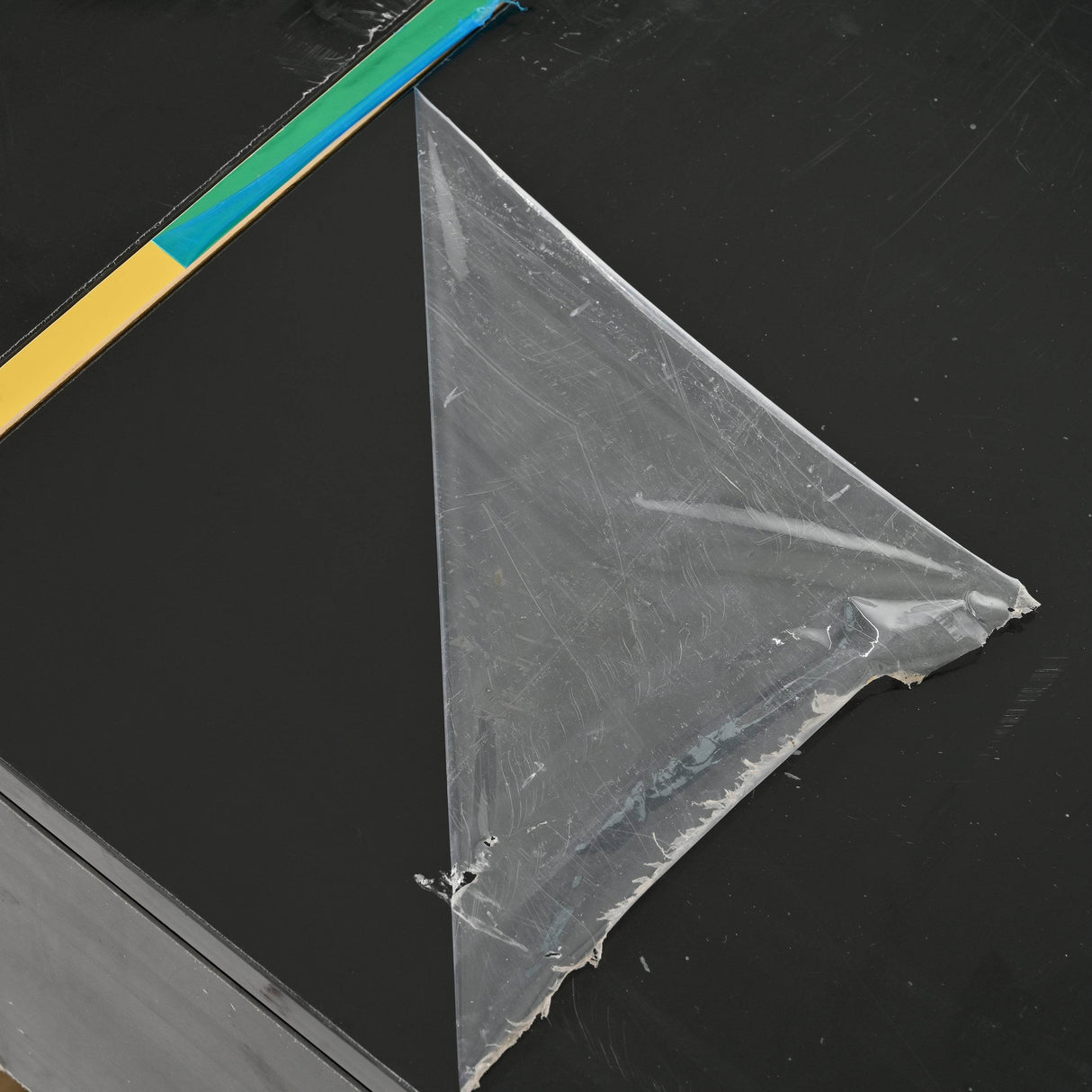 Minimalist High Gloss Black And Gold Coffee Table - Sleep Galleria