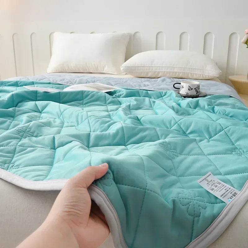 Lightweight Cooling Quilted Polyester Summer Blanket - Sleep Galleria