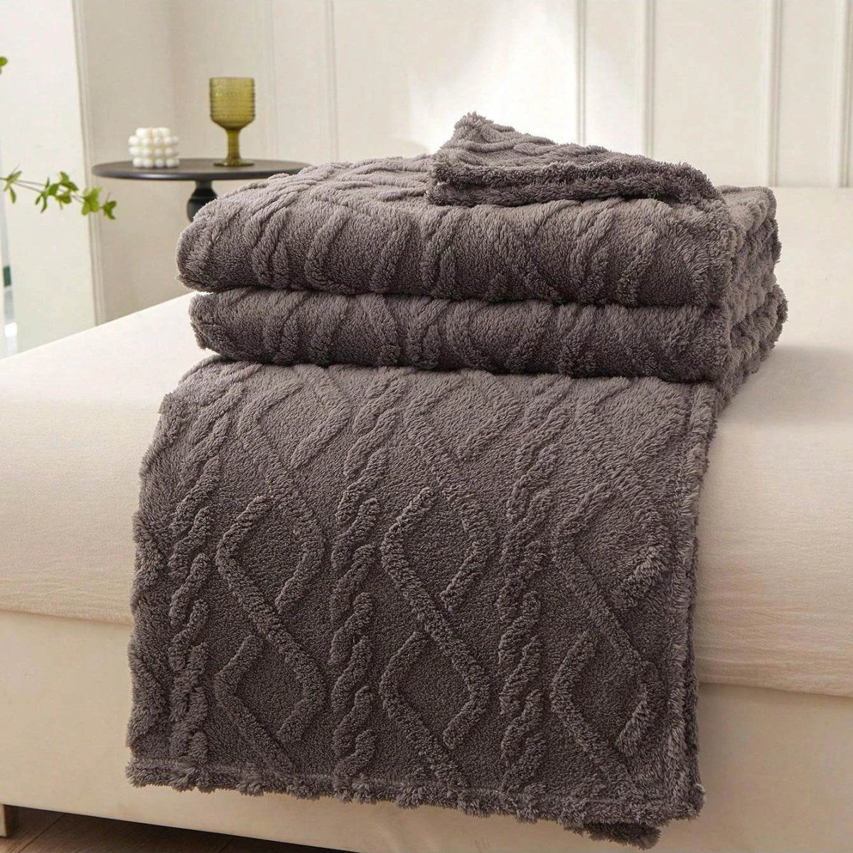 Lightweight Portable Coral Fleece Woven Blanket - Sleep Galleria