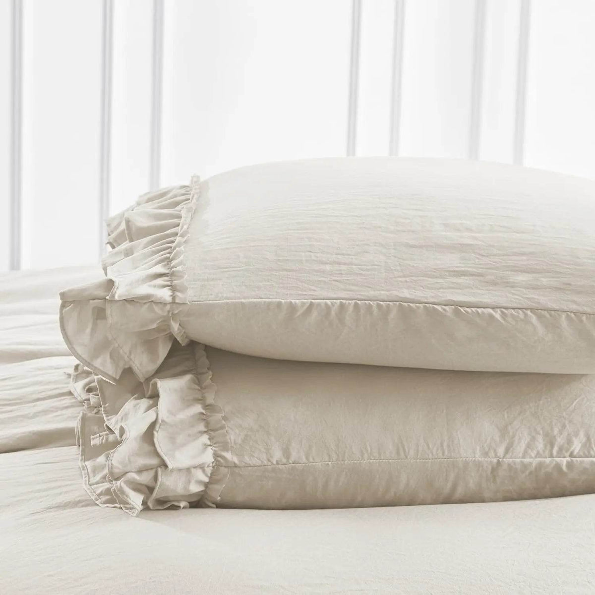 3 Piece Ruffled Duvet Cover Set Queen,Farmhouse Ruffle Comforter Set,Cozy Bedding Set - 1 Ruffle Comforter and 2 Pillowcases - Sleep Galleria