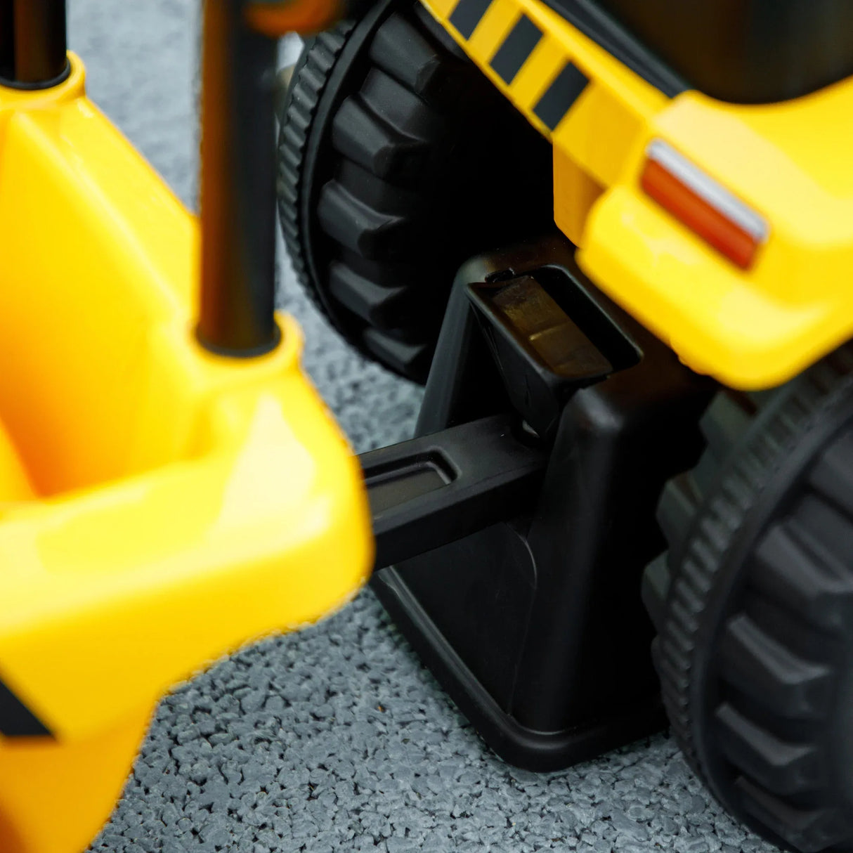 Caterpillar Licensed Ride On Tractor Excavator Toy - Omega Lifestyles