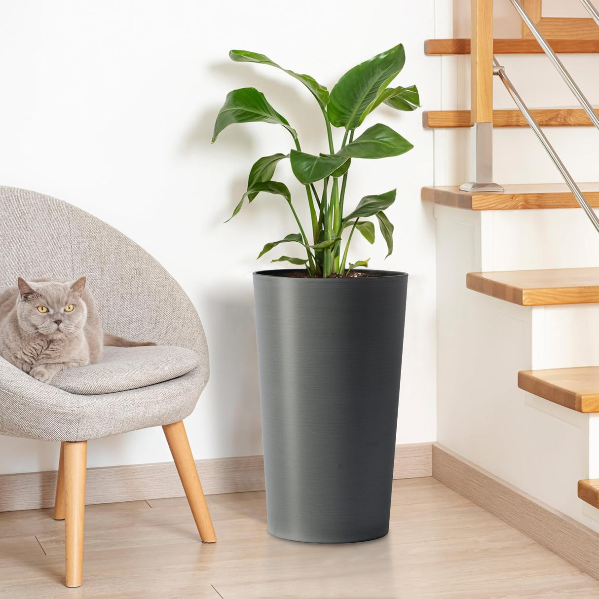 Set Of 2 Tall 21.7-Inch Polypropylene Outdoor Planters