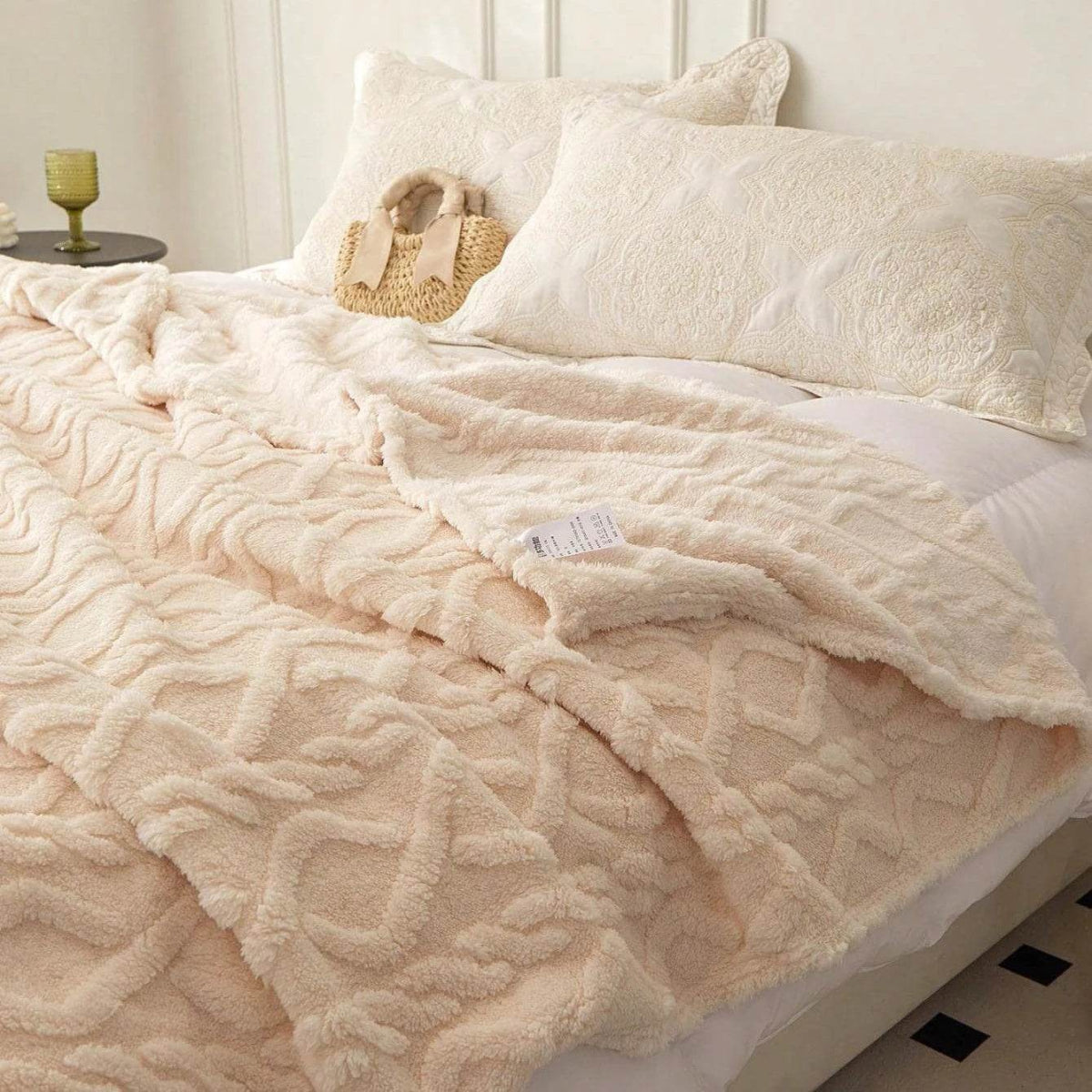 Lightweight Portable Coral Fleece Woven Blanket - Sleep Galleria